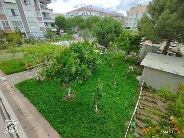 KARDEŞTEN AKÇAY ALTINKUMDA DOĞALGAZLI ARA KAT BAHÇE CEPHELİ AYRI MUTFAKLI GENİŞ 2+1 DAİRE