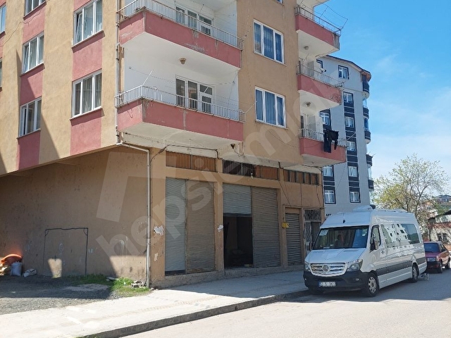 Kapalı pazar yeri karşısında satılık mağaza