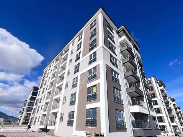 DEREGÜMÜ ERBEY NOVA SİTESİNDE KİRALIK ARA KAT 3+1 SIFIR DAİRE