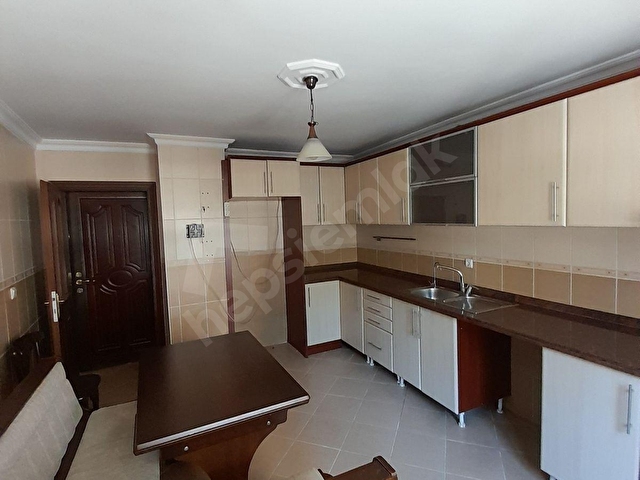 RNKdan AKAR CADDESİ ÜZERİNDE EBEVEYN BANYOLU 3+1 1.KAT DAİRE - Görsel 9