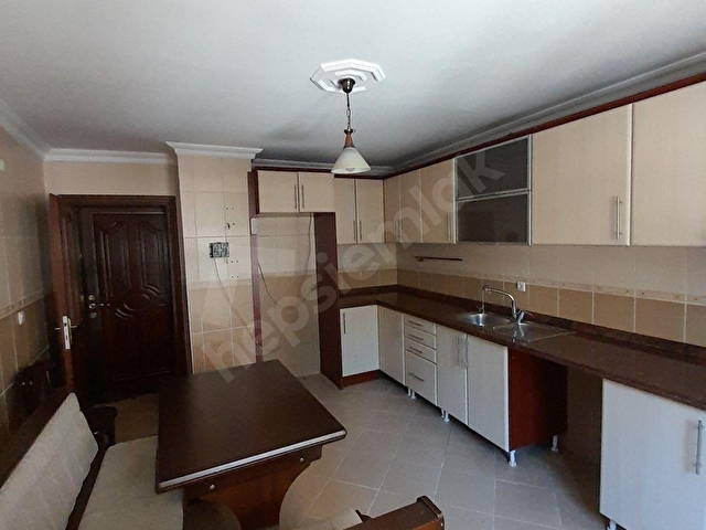 RNKdan AKAR CADDESİ ÜZERİNDE EBEVEYN BANYOLU 3+1 1.KAT DAİRE - Görsel 10