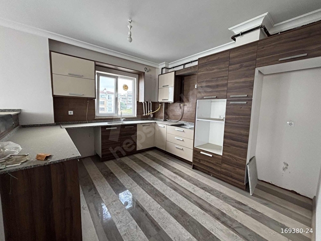 3+1 Ayrı Mutfaklı 160 m² Yüksek Kredili Satılık Daire