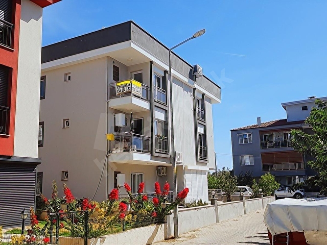 SIĞACIK MERKEZDE TERAS KULLANIMLI EN ÜST KAT FUL EŞYALI 1+1