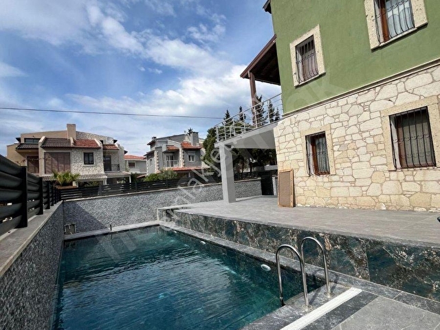 Alaçatı göbene de sezonluk kiralık müstakil ev ve havuzlu villa - Görsel 17