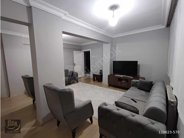 DERİNCE MERKEZDE CADDE ÜZERİNDE ÖNÜ AÇIK 2+1 KREDİYE UYGUN DAİRE - Görsel 5