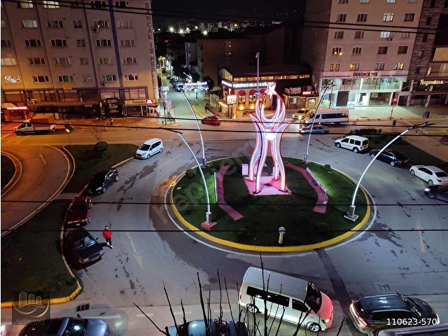 DERİNCE MERKEZDE CADDE ÜZERİNDE ÖNÜ AÇIK 2+1 KREDİYE UYGUN DAİRE - Görsel 2