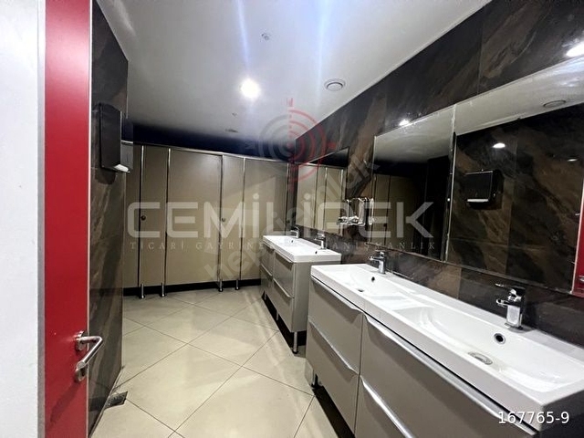 Mecidiyeköy metro çıkışında 250m2 alanlı yatırımlık ofis katı - Görsel 8