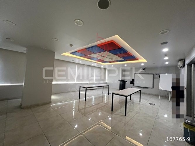 Mecidiyeköy metro çıkışında 250m2 alanlı yatırımlık ofis katı - Görsel 13