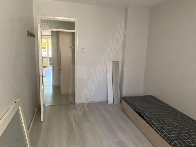 KURTULUŞ CADDESİNDE MERKEZİ KONUMDA SATILIK 2+1 ARAKAT DAİRE - Görsel 6
