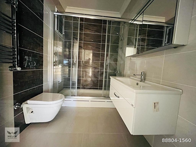Kozyatağı Merkezde 8 yıllık 3+1 145m2 Kombili, Ebeveynli, Balkonlu - Görsel 21