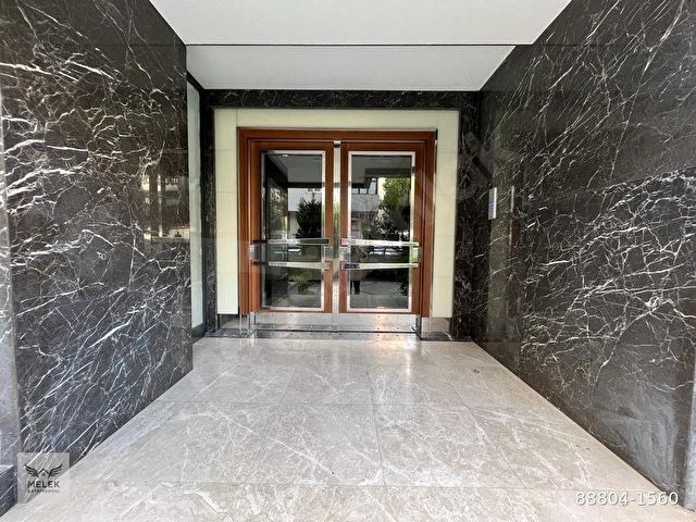 Kozyatağı Merkezde 8 yıllık 3+1 145m2 Kombili, Ebeveynli, Balkonlu - Görsel 30