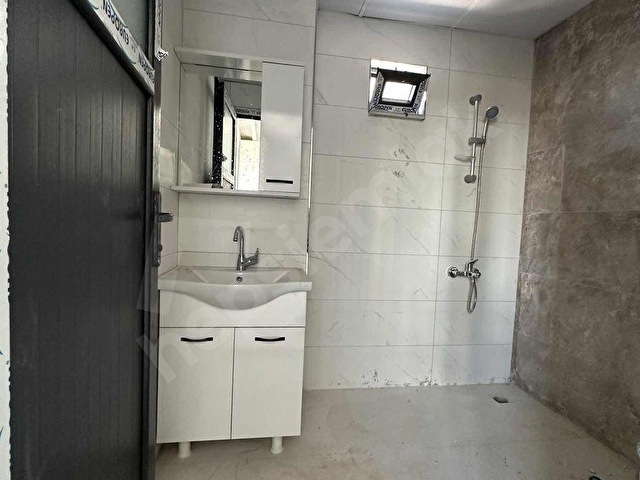 MÜCEVHER GAYRİMENKUL YANIK PETROL CİVARI SATILIK 2+0 DAİRE - Görsel 12
