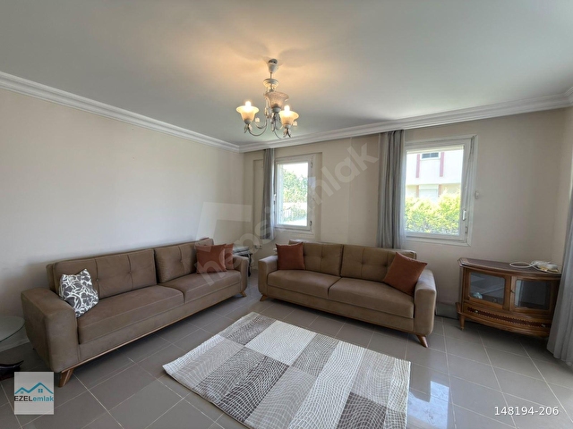 Boyalık Denize Yürüme Mesafesinde Dubleks Kiralık 4+1 Villa - Görsel 14