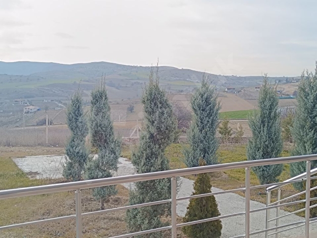 PUSULADAN K.KAZAN ORHANİYEDE ÜZERİNDE 3+1 EV OLAN 1000M2 BAHÇE - Görsel 4