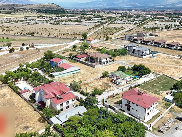 REHBER EMLAK IŞIKPINARDA BAHÇELİ EV-VİLLA İÇİN 640 M2 KÖŞE ARSA - Görsel 16