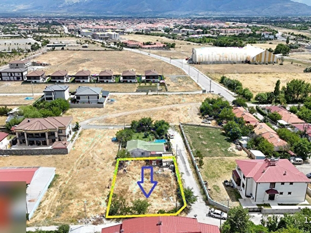 REHBER EMLAK IŞIKPINARDA BAHÇELİ EV-VİLLA İÇİN 640 M2 KÖŞE ARSA - Görsel 22