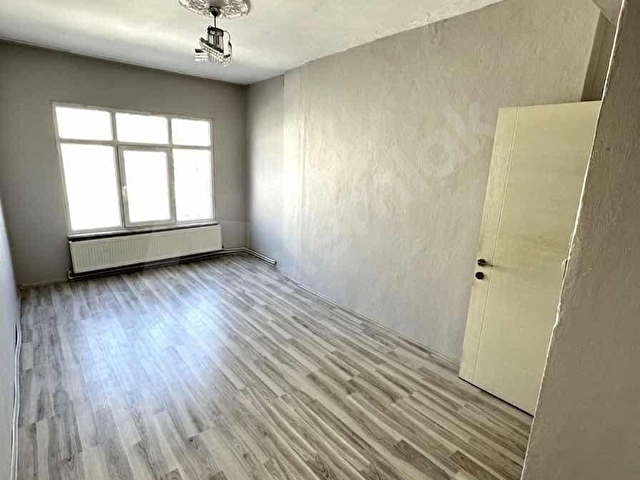 YERLİTÜRKTEN MERKEZDE KİRALIK 3+1 MASRAFSIZ ASANSÖRLÜ DAİRE - Görsel 9