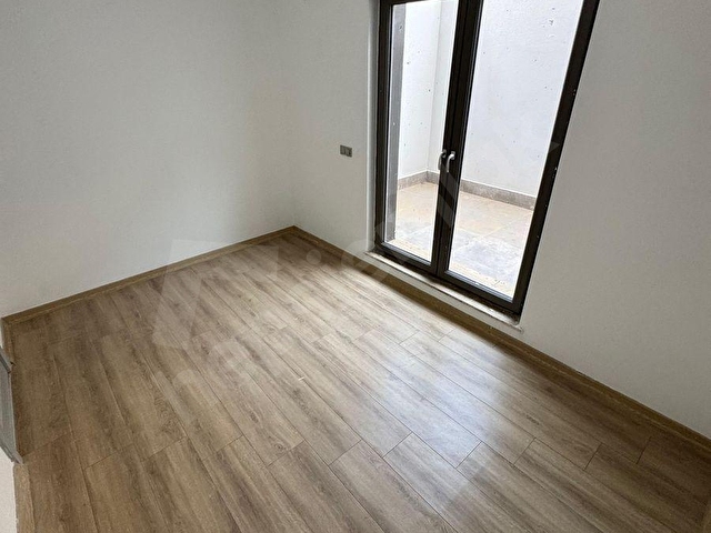 KAYALIK ZEMİNDE DENİZ MANZARALI ULTRA LÜKS BAHÇELİ 3+1 DAİRE - Görsel 15