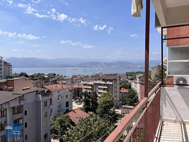 İzmit Orduevi Arkası Deniz Manzaralı 3+1 Satılık Daire