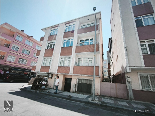 Bağcılar Çiftlikte Komple Satılık Bina