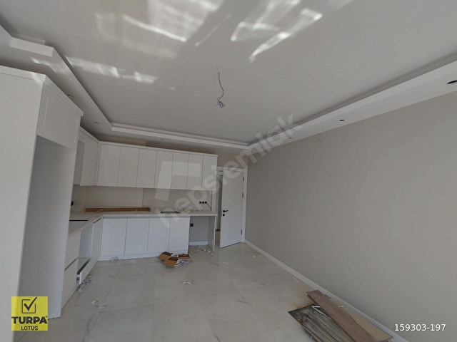 KUŞADASI DEĞİRMENDEREDE HAVUZLU SİTE SATILIK 2+1 DAİRE - Görsel 3