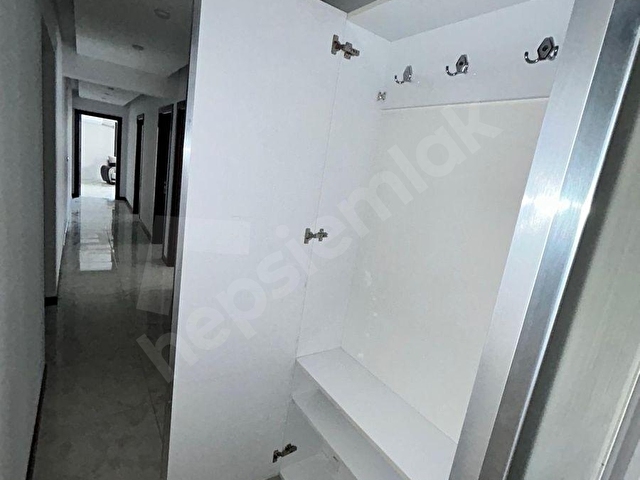 SARUHANLI EN MERKEZİ YERİNDE HARİKA KONUMDA 3+1 DAİRE - Görsel 3