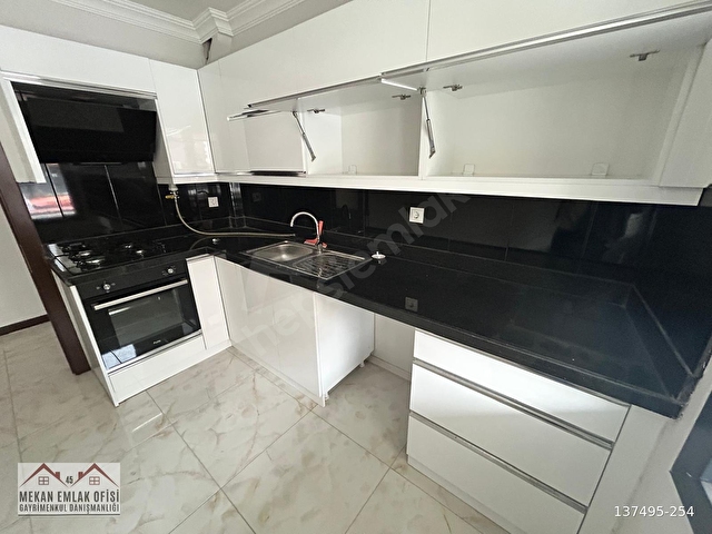 SARUHANLI EN MERKEZİ YERİNDE HARİKA KONUMDA 3+1 DAİRE - Görsel 14