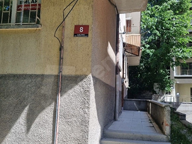 KURTULUŞ ARKATOPRAKLIKTA MERKEZİ KONUMDA DAİRE - Görsel 3