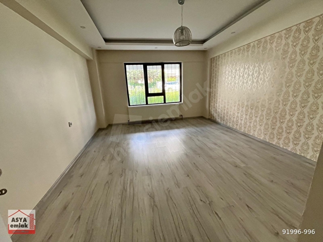 EMRAH MAH DE YENİ BİNADA GİRİŞ KATTA 2+1 KİRALIK DAİRE