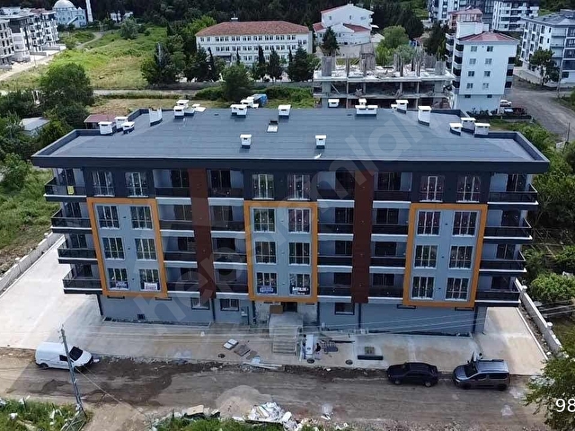 İNCESU ANAYOLDA SATILIK ARAKAT ULTRA LÜX GENİŞ 1+1 DAİRE
