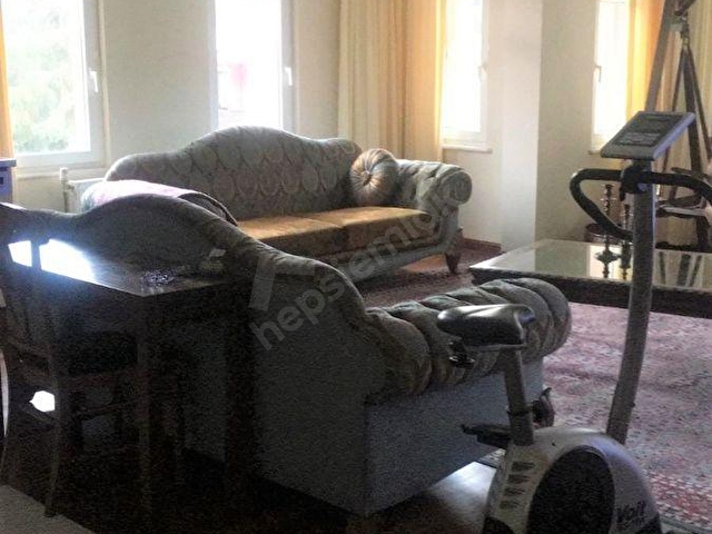 bahcekoyde kiralik 1 1 buyuk daire 2216 5865 hurriyet emlak