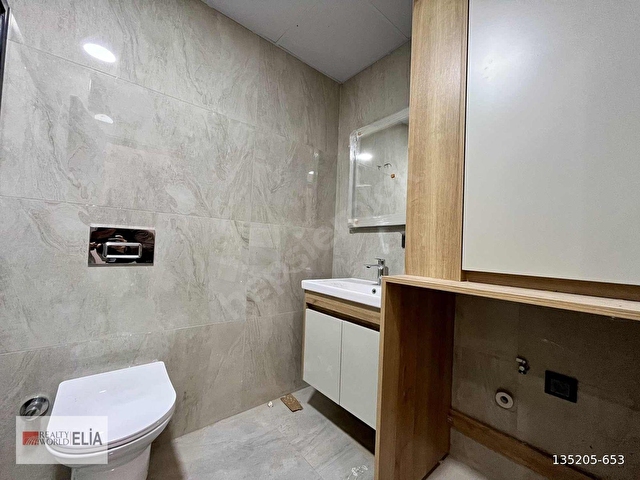 KADIKÖYDE SİTE İÇİNDE ARAKAT ÖN CEPHE SATILIK 1+1 DAİRE - Görsel 5