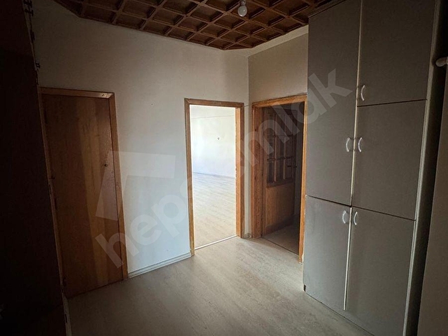 ACİL SATILIK DAİRE! ALBAYRAK CADDESİNDE 3+1 130M2 DAİRE - Görsel 4