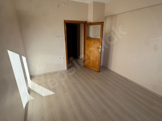 ACİL SATILIK DAİRE! ALBAYRAK CADDESİNDE 3+1 130M2 DAİRE - Görsel 18