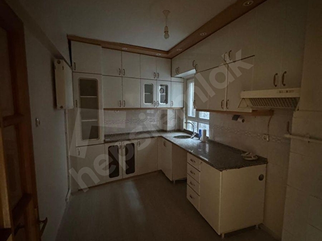 ACİL SATILIK DAİRE! ALBAYRAK CADDESİNDE 3+1 130M2 DAİRE - Görsel 9