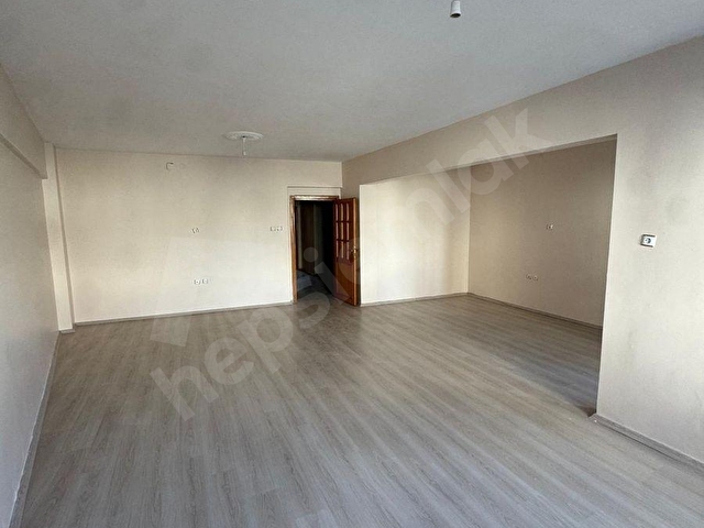 ACİL SATILIK DAİRE! ALBAYRAK CADDESİNDE 3+1 130M2 DAİRE - Görsel 7