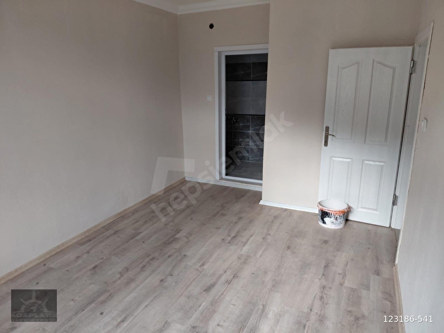 Adaplatinden Şalpazarı Merkezde 145m2 2 balkonlu 2 banyolu 4+1 - Görsel 22