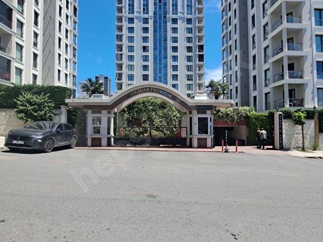 ALAZ GAYRİMENKULDEN ATAŞEHİR PREMİUM SİTESİ KULLANIŞLI 3+1 DAİRE - Görsel 3