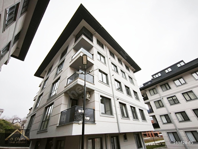 ÜSKÜDAR EKŞİOĞLU BURHANİYE KONAKLARINDA 4+1 SATILIK DAİRE