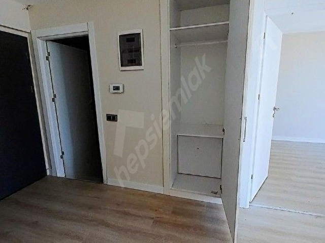 QUATTRO İstanbul Sitesinde Kiralık 1+1 Daire Ara kat Güney Cephe - Görsel 9