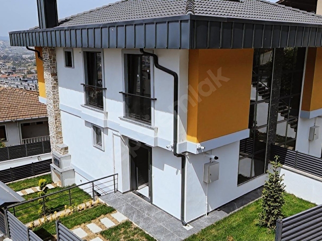 MERT GYD DEN ŞİLE MERKEZDE 4+1 YÜZME HAVUZLU SATILIK VİLLA - Görsel 4
