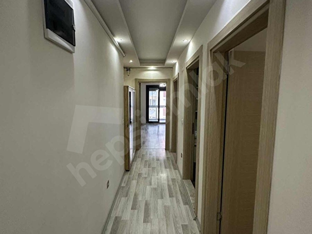 Seferihisar Çarşı merkezinde Ebeveyn Banyolu 2+1 Daire - Görsel 2