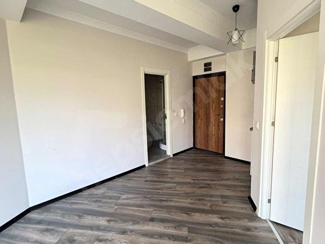 YEDİTEPE ÜNV ALT KAPISINDA MERKEZİ LOKASYONDA YATIRIMLIK 1+1 BOŞ - Görsel 8