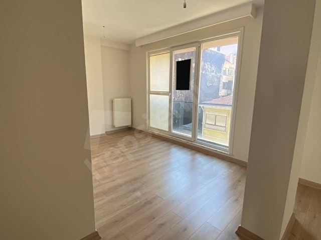 MALTEPE  MERKEZDE KİRALIK OFİS KATI&İŞYERİ  MARMARAY-SAHİL -MİNİBÜS. 1 DK, 1. KAT 75 M2 - Görsel 6