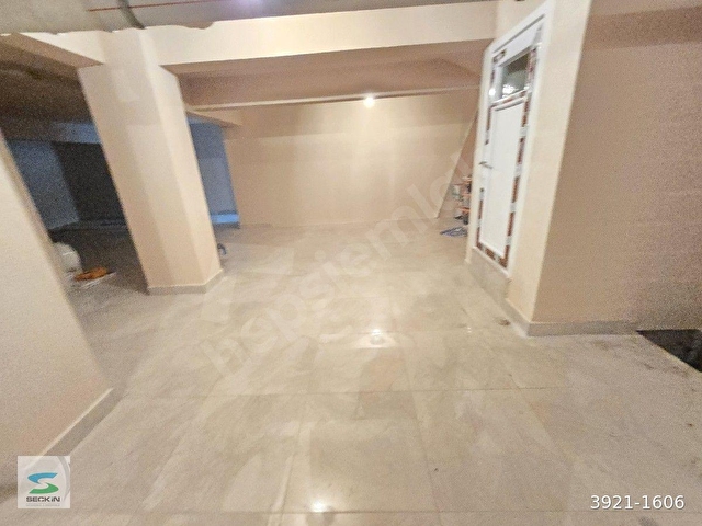 YENİBOSNADA ÇARŞIYA 2 ADIM YENİ BÜYÜK DEPO - Görsel 2
