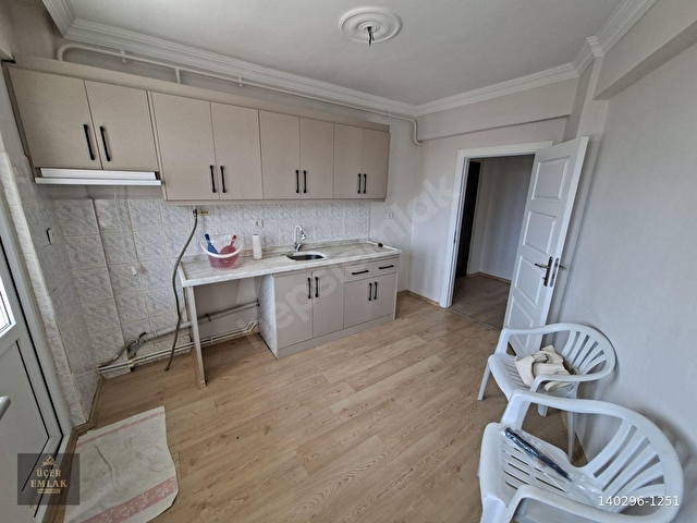ÜÇER EMLAKTAN LÜLEBURGAZ SİTELER MAHALLESİ MASRAFSIZ 3+1 SATILIK - Görsel 3