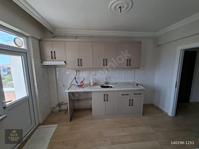 ÜÇER EMLAKTAN LÜLEBURGAZ SİTELER MAHALLESİ MASRAFSIZ 3+1 SATILIK - Görsel 2