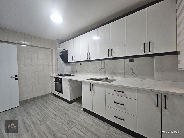 KUŞADASI MERKEZDE MANZARALI KİRALIK 3+1 DAİRE - Görsel 3