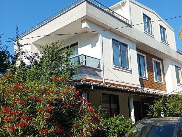 AVŞADA MERKEZİ KONUMDA DENİZE ÇOK YAKIN TRİPLEKS - Görsel 11