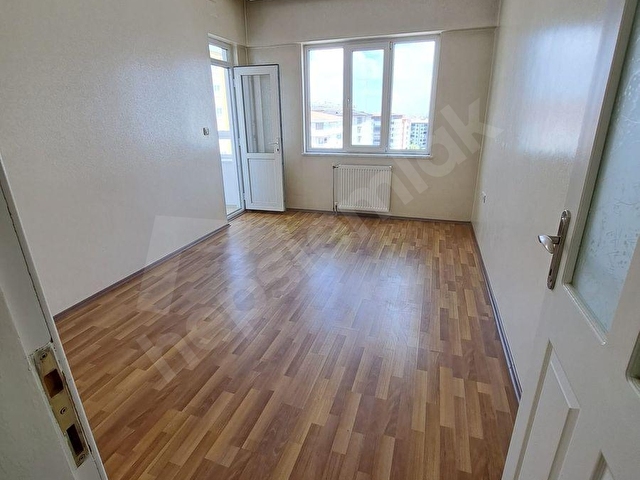 GÜVENEVLER MAH.SATILIK ÇOK BAKIMLI 3 ODA 1 SALON DAİRE - Görsel 12